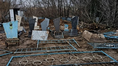 Астанада зираттан құлпытастар мен қоршаулар ұрланған