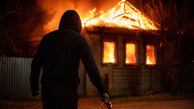 Instagram арқылы тапсырыс алып, үйді өртемек болған астаналық сотталды