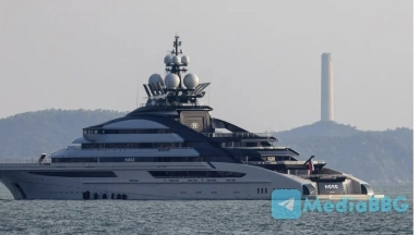 رەسەيلىك ميللياردەردىڭ سۋپەرياحتاسى ورمۋز بۇعازىنان ەش كەدەرگىسىز ءوتىپ كەتتى