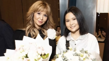 “30 mıllıon dollar qaıda ketti?”. Bıbisara Asaýbaevanyń anasy shahmat federasıasyn synǵa aldy